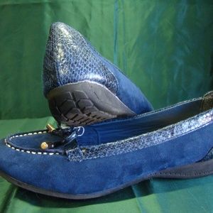Women's Size 9 Blue Suade Loafer Shoes